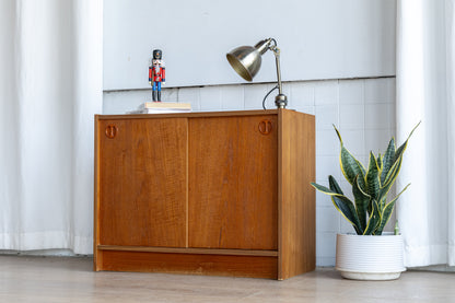 丹麥 柚木 雙門 滑門 邊櫃 OLDANMARK