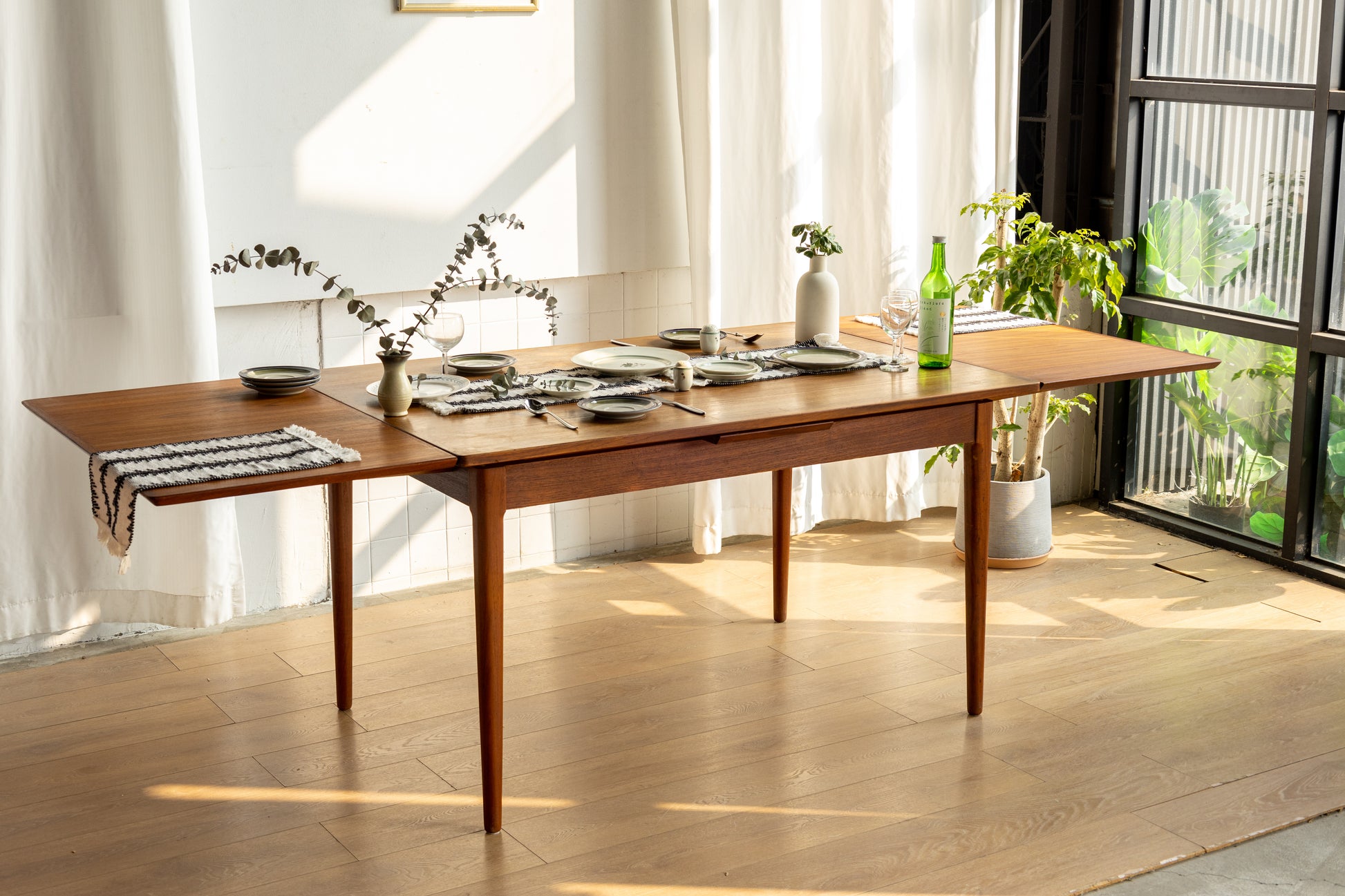 丹麥 柚木 抽拉式 延伸 餐桌 OLDANMARK