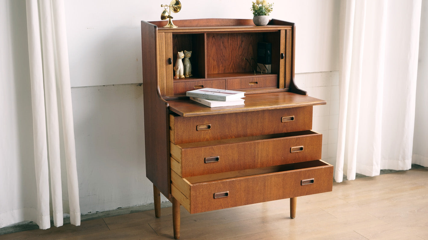 丹麥 Henning Kjærnulf 寫字櫃