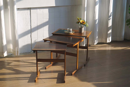 丹麥 翡冷翠瓷磚 三連桌