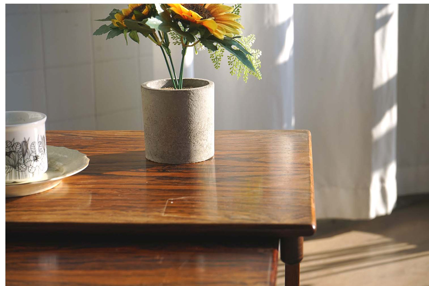 丹麥 翡冷翠瓷磚 三連桌