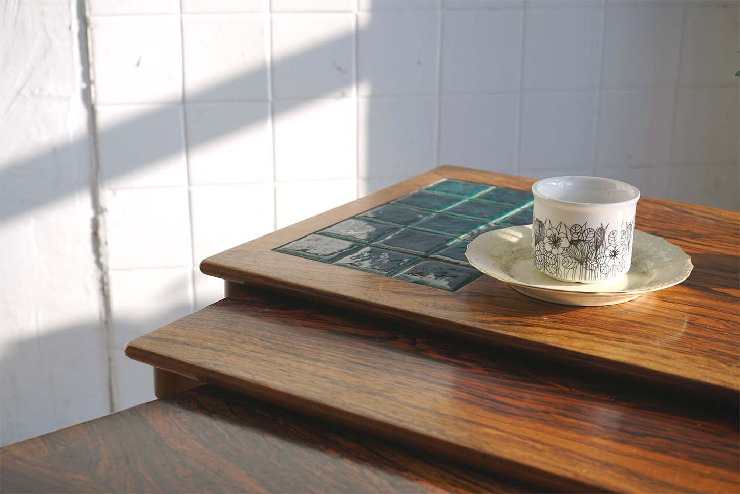 丹麥 翡冷翠瓷磚 三連桌