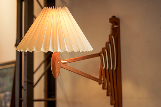 Le Klint 木製 百折 伸縮壁燈
