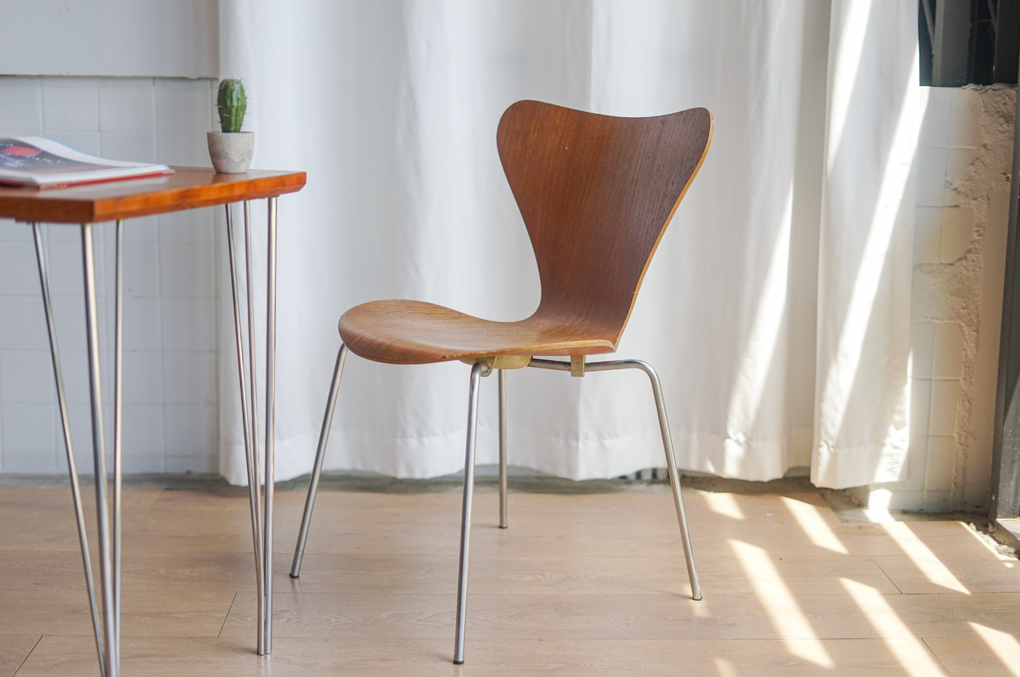 Arne Jacobsen Series 7 Chair