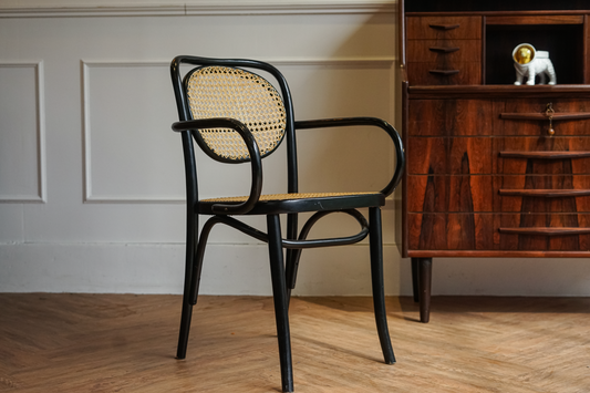 Thonet  經典 扶手藤編椅