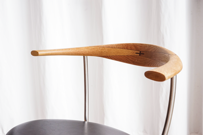 PP701 Minimal Chair