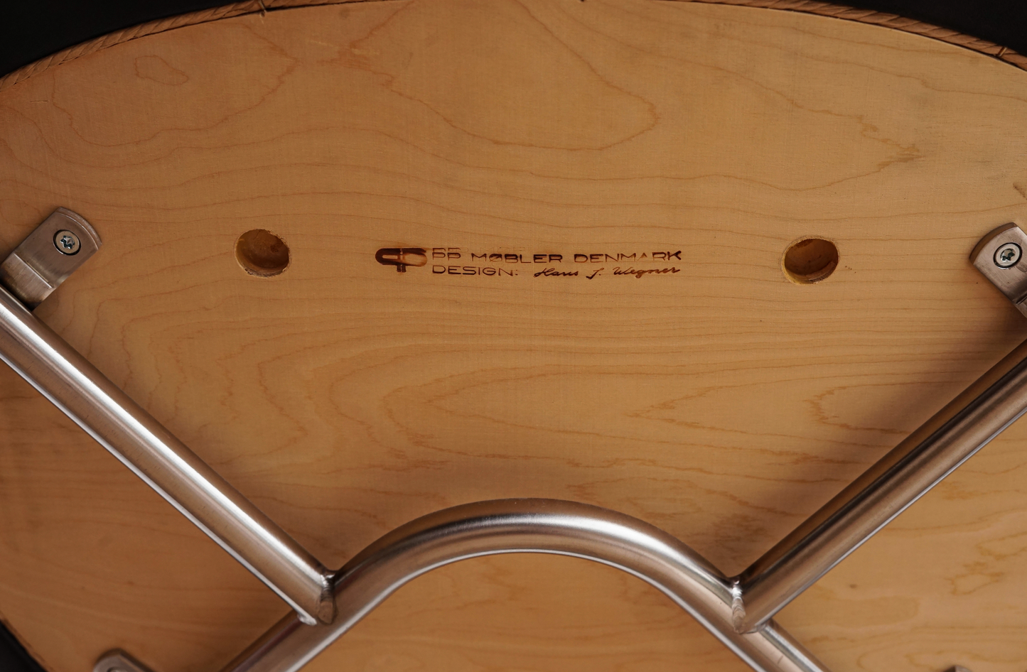 PP701 Minimal Chair