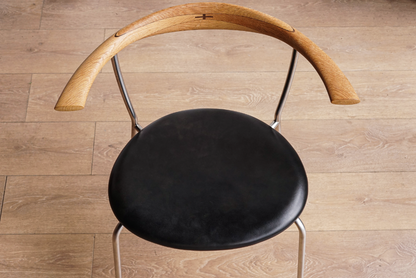 PP701 Minimal Chair