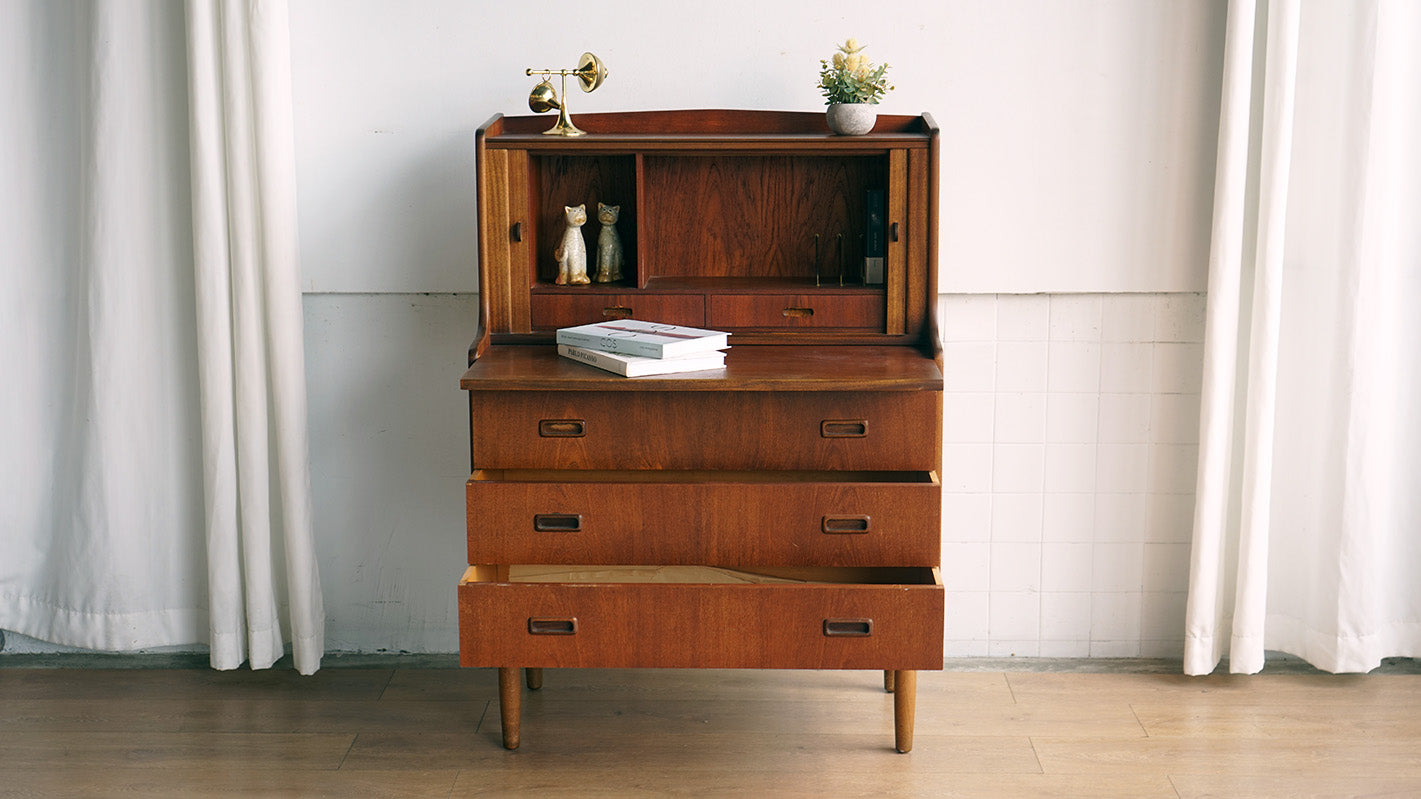 丹麥 Henning Kjærnulf 寫字櫃