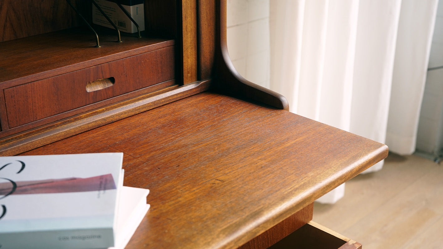 丹麥 Henning Kjærnulf 寫字櫃