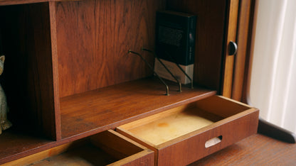 丹麥 Henning Kjærnulf 寫字櫃