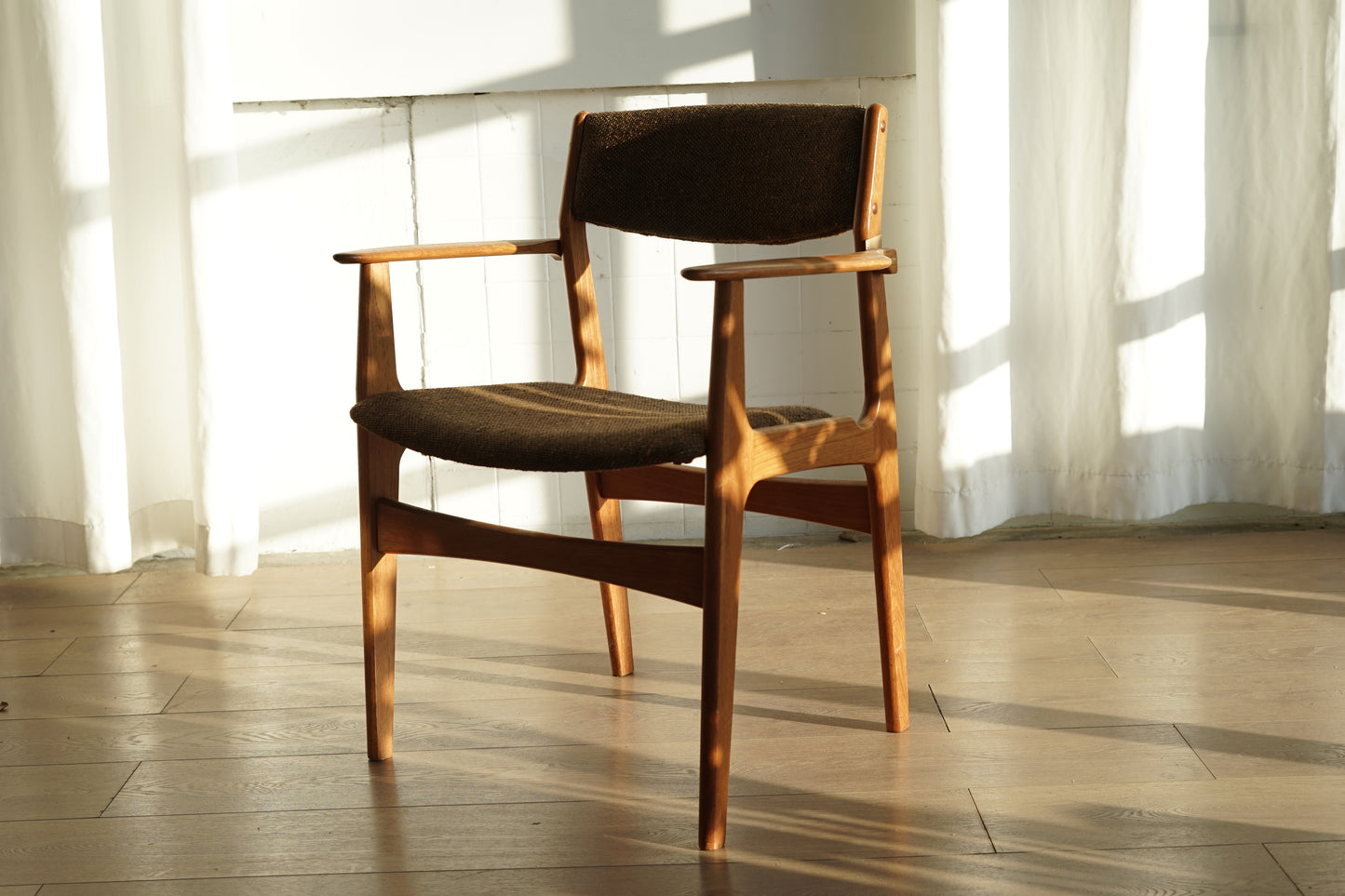 丹麥 Nova Mobler 柚木扶手椅