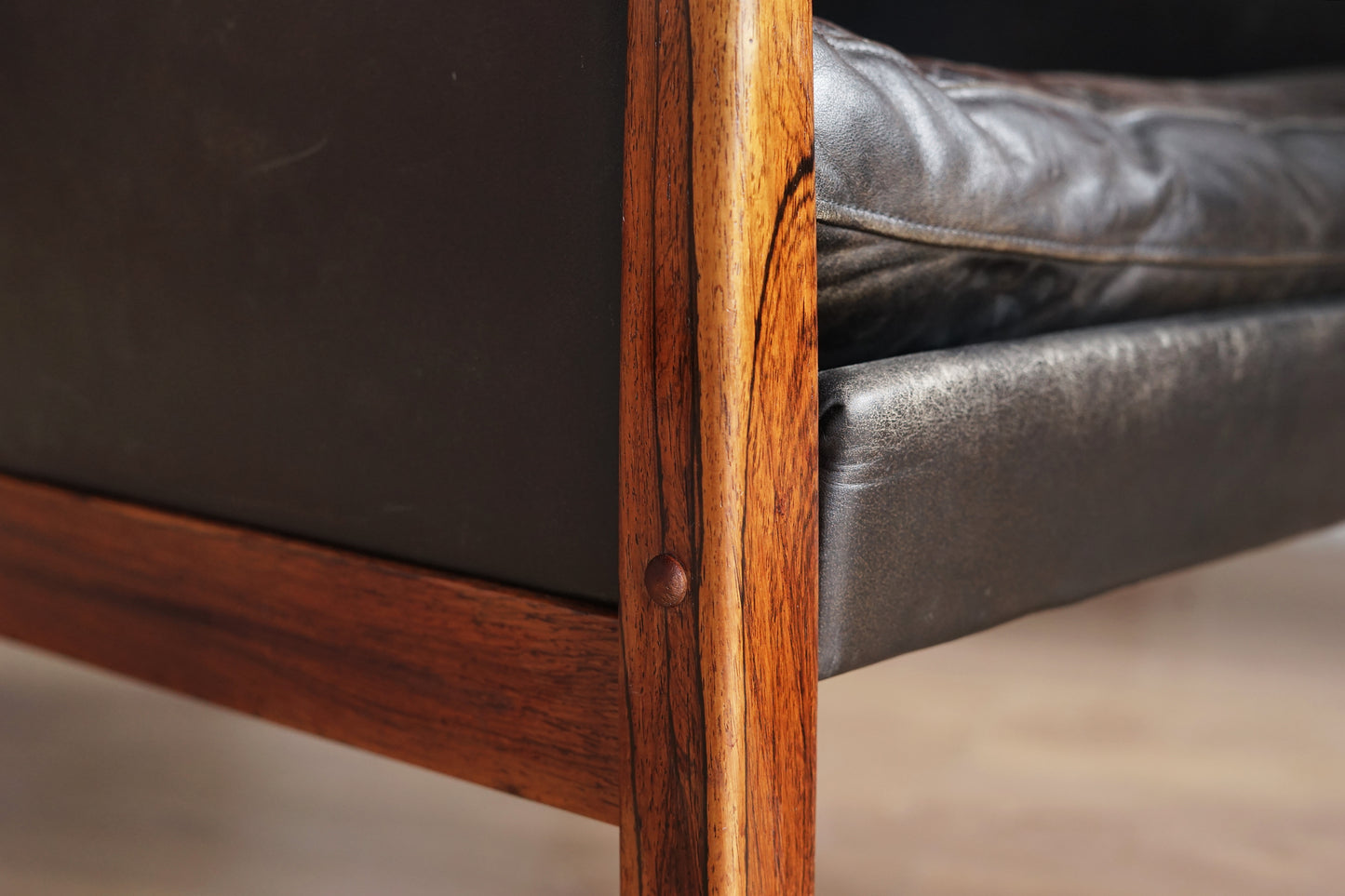 Hans Olsen 丹麥 玫瑰木 皮革 低背扶手椅