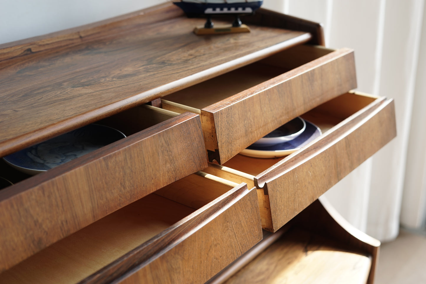 丹麥 玫瑰木 玻璃滑門 寫字櫃