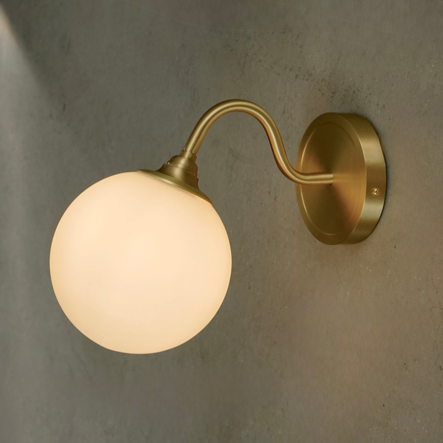 BALL Brass Right Angle Wall Lamp