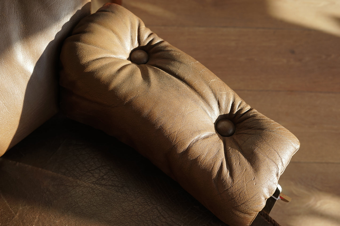 Arne Norell 真皮 厚墊 棕色 低座深躺 旋轉椅