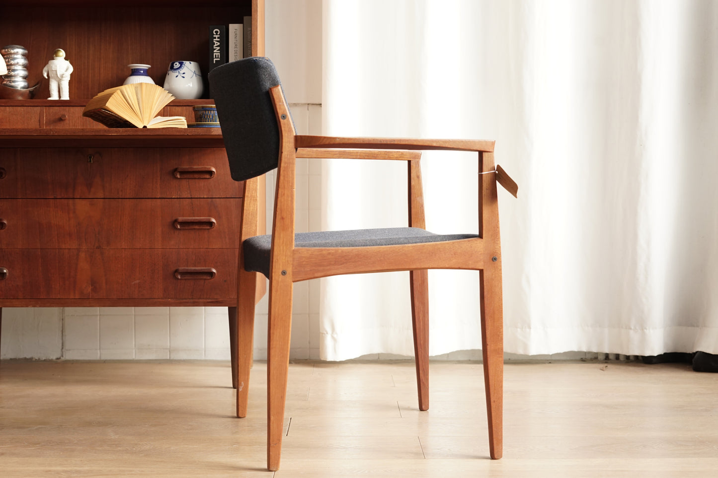 丹麥 H.W. Klein 柚木 深藍布面 扶手椅