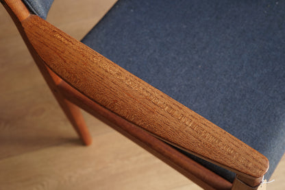 丹麥 H.W. Klein 柚木 深藍布面 扶手椅