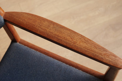 丹麥 H.W. Klein 柚木 深藍布面 扶手椅