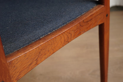 丹麥 H.W. Klein 柚木 深藍布面 扶手椅