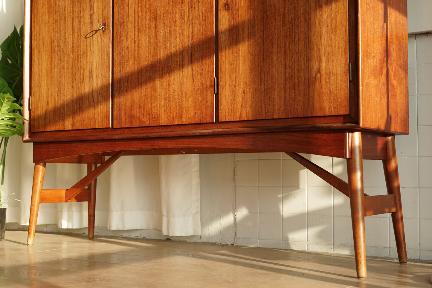 丹麥 柚木 三門 高腳 收納櫃 餐邊櫃