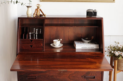 Arne Wahl Iversen Model 68 玫瑰木 寫字櫃 OLDANMARK