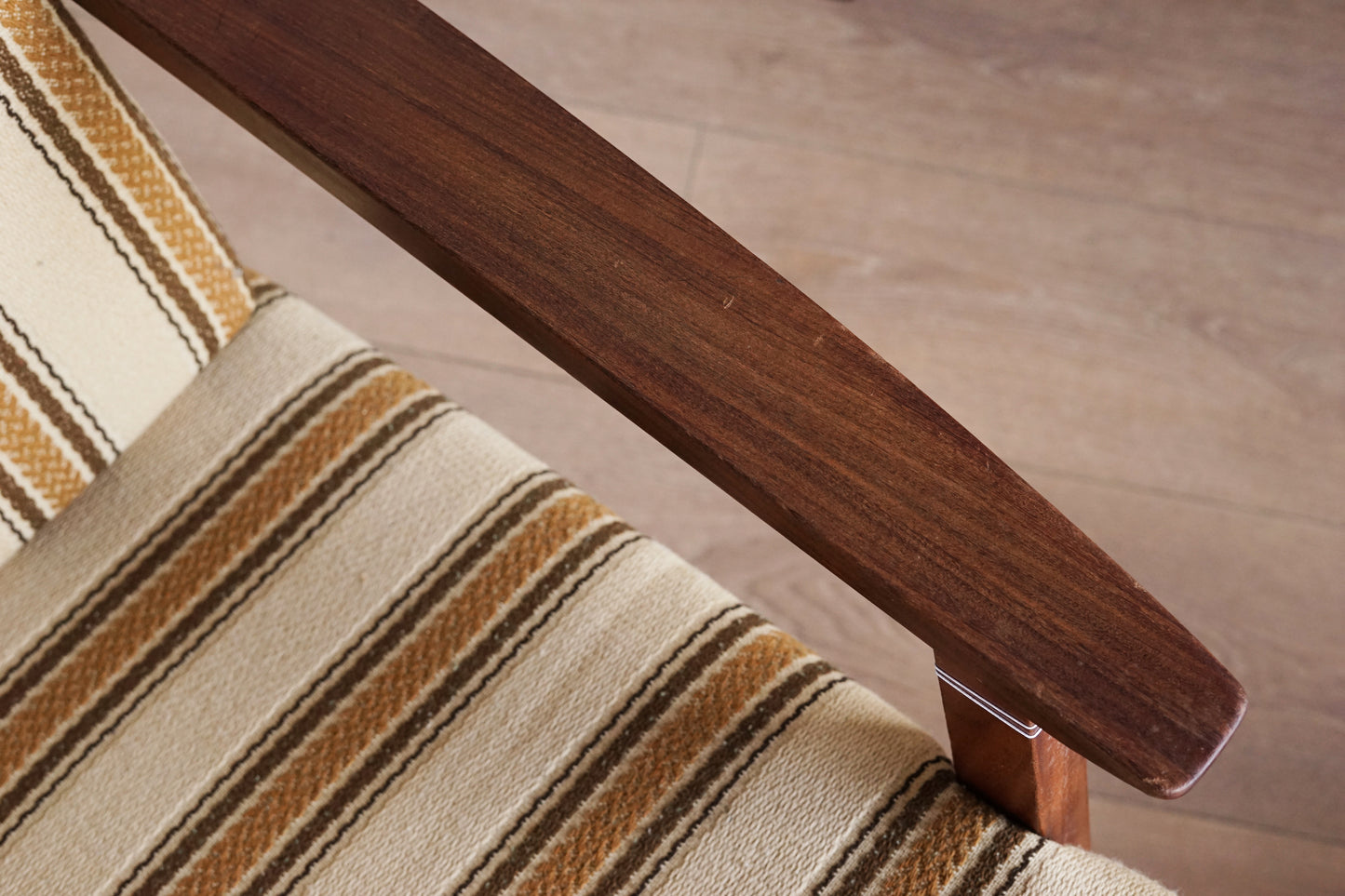 丹麥 柚木 寬條背 經典搖椅 OLDANMARK