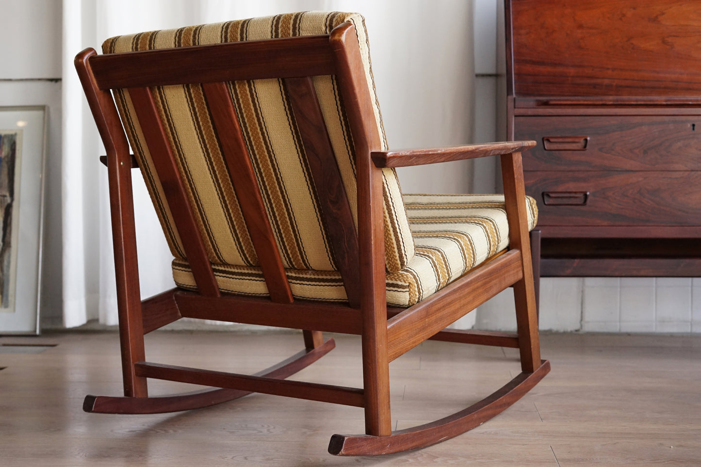 丹麥 柚木 寬條背 經典搖椅 OLDANMARK