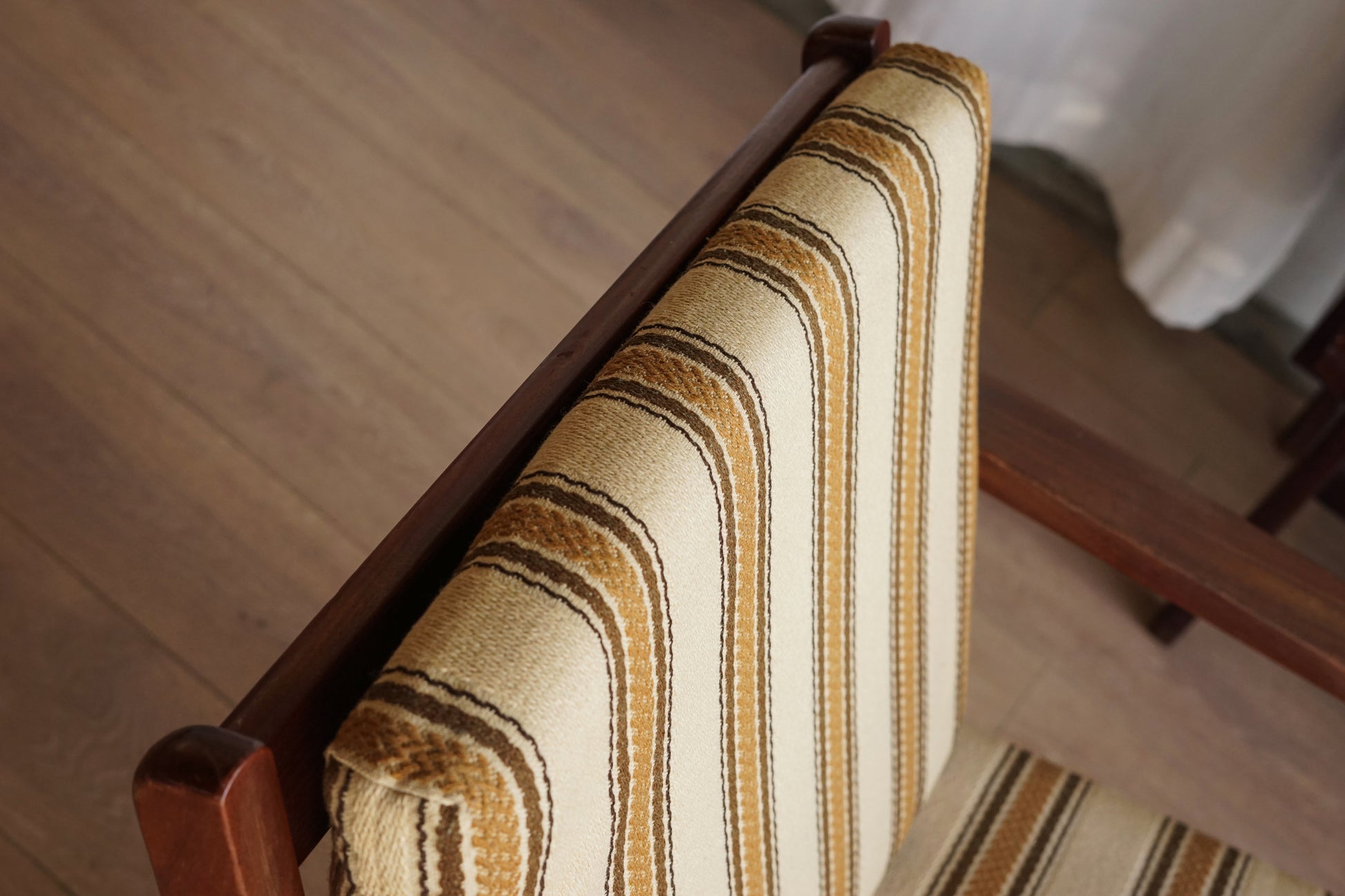 丹麥 柚木 寬條背 經典搖椅 OLDANMARK