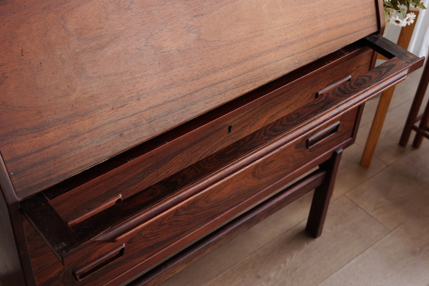 Arne Wahl Iversen Model 68 玫瑰木 寫字櫃 OLDANMARK