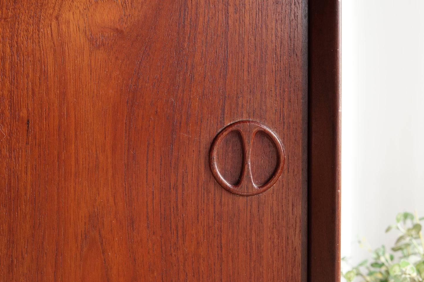 丹麥 柚木 圓形把手 三滑門 高櫃 OLDANMARK