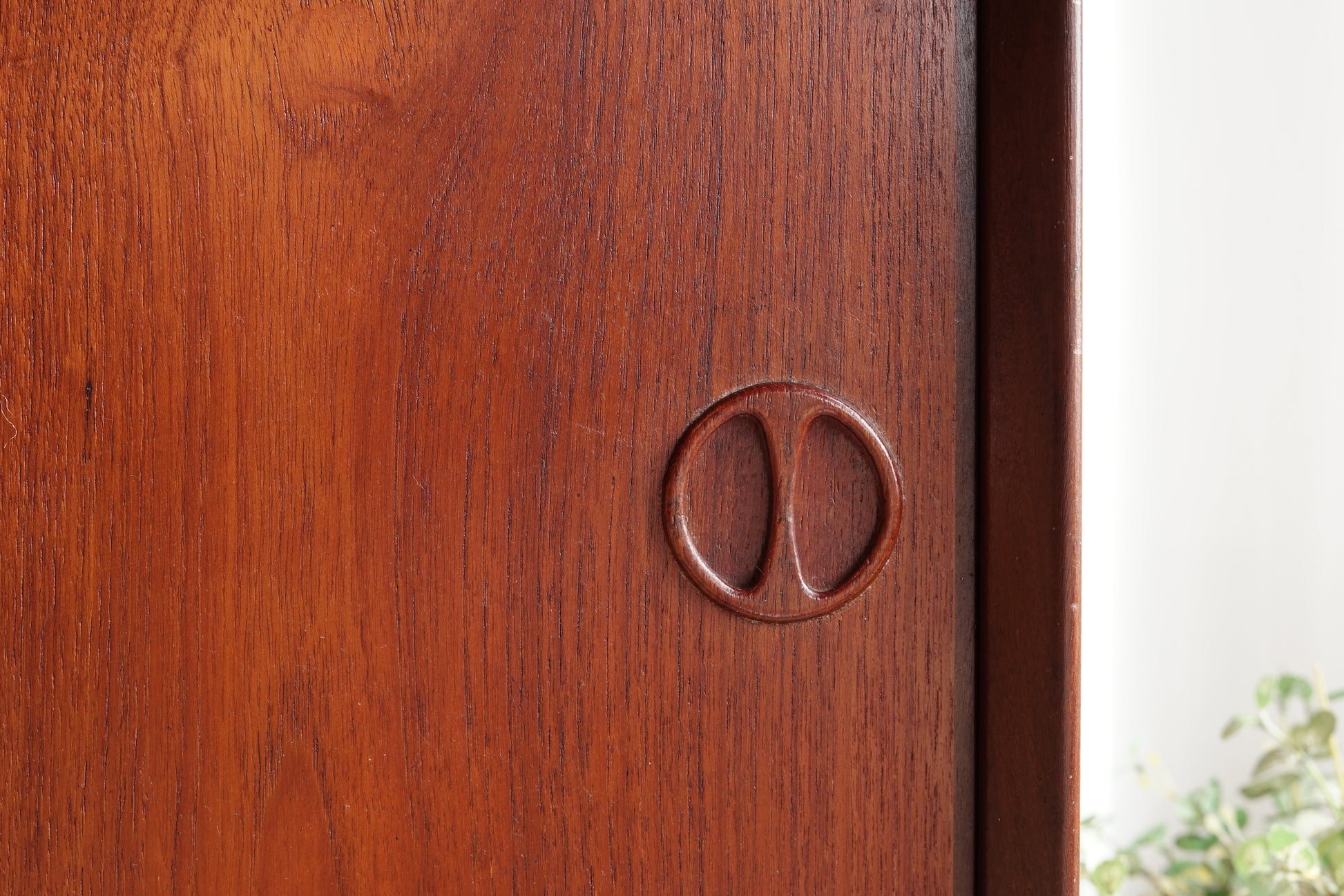 丹麥 柚木 圓形把手 三滑門 高櫃 OLDANMARK