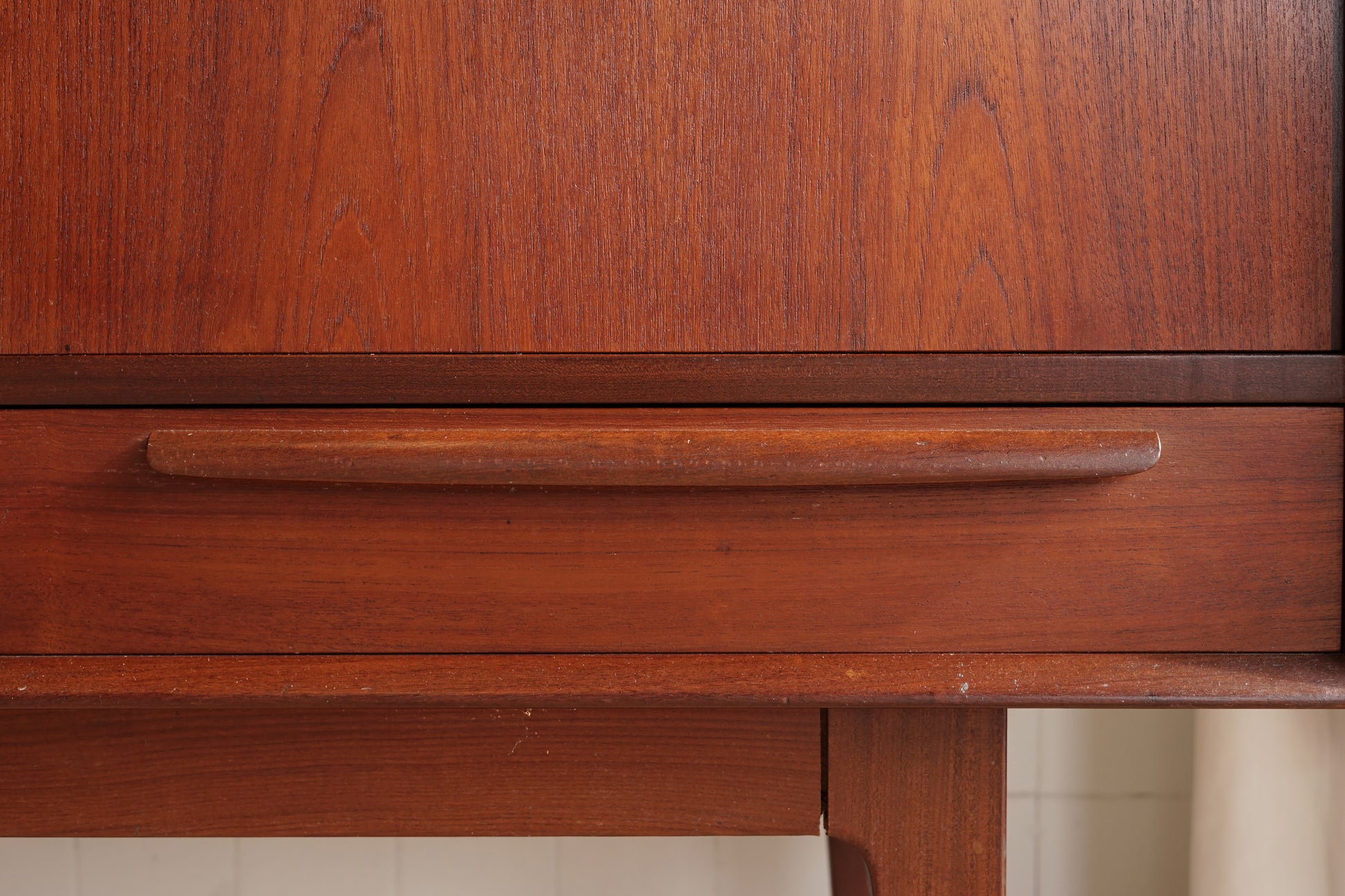 丹麥 柚木 圓形把手 三滑門 高櫃 OLDANMARK