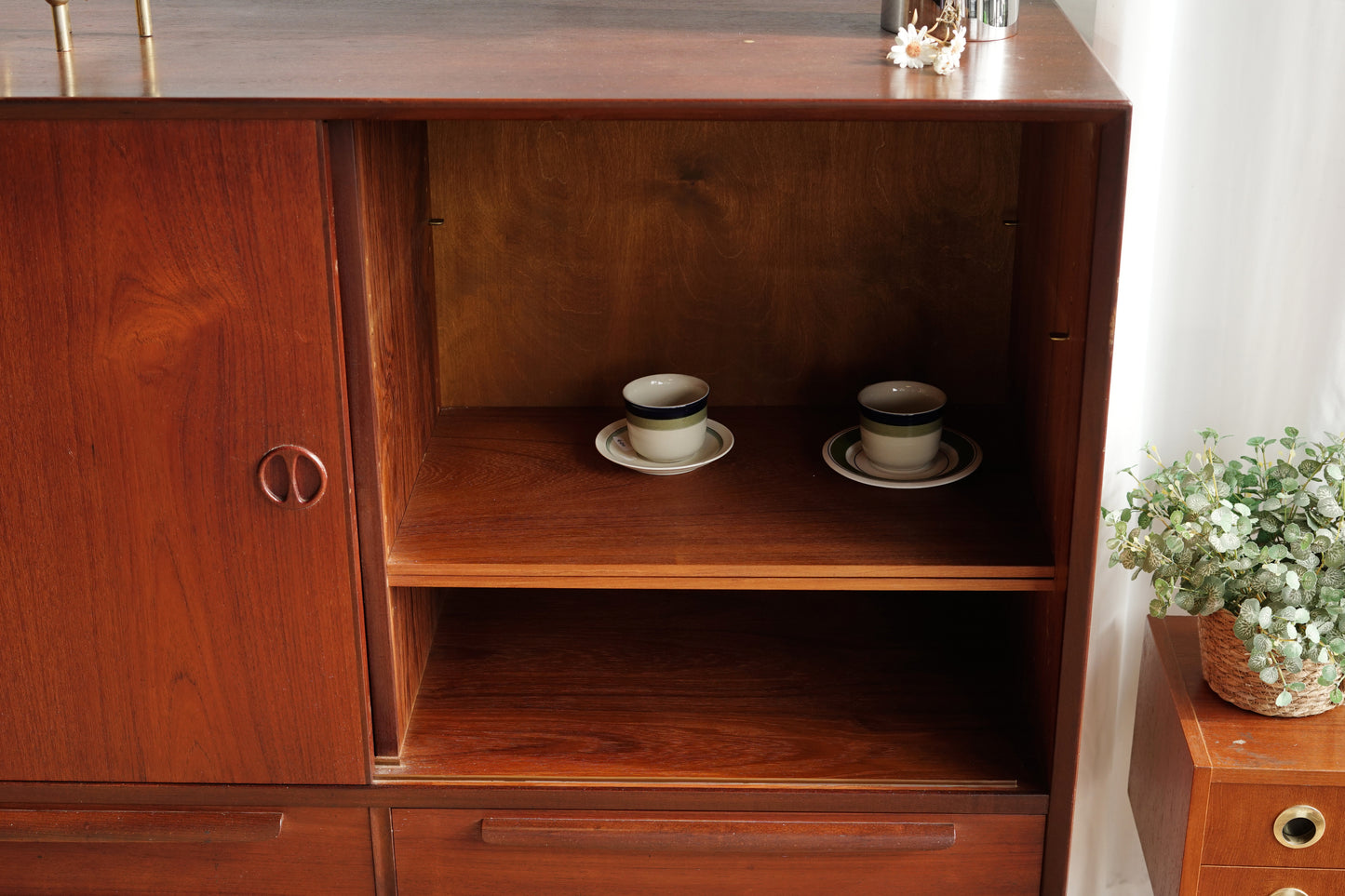 丹麥 柚木 圓形把手 三滑門 高櫃 OLDANMARK