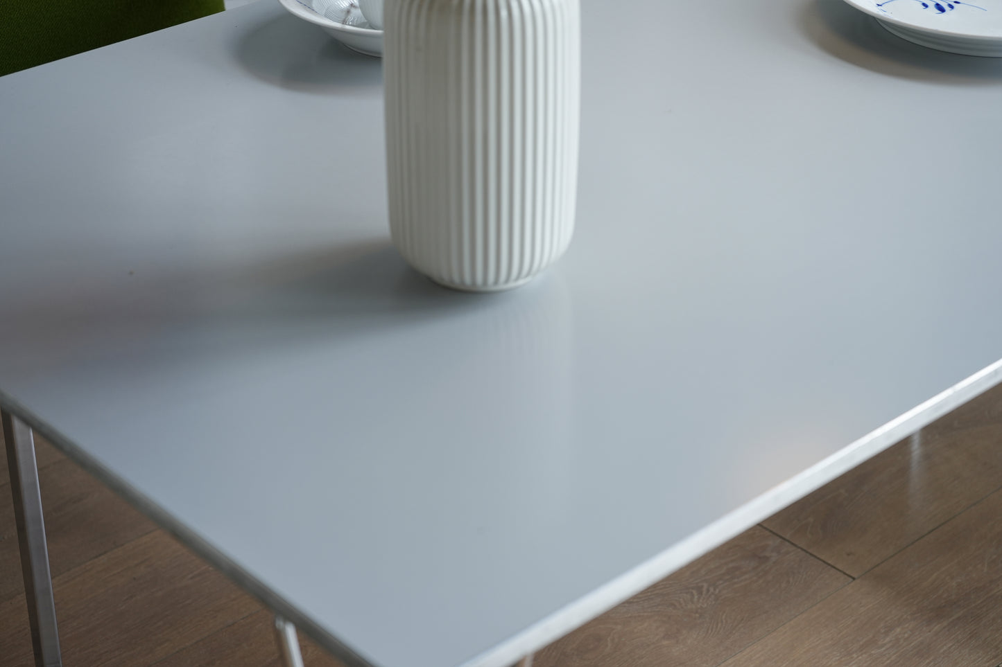 丹麥 Fritz Hansen 經典 淺灰色 矩形餐桌 OLDANMARK