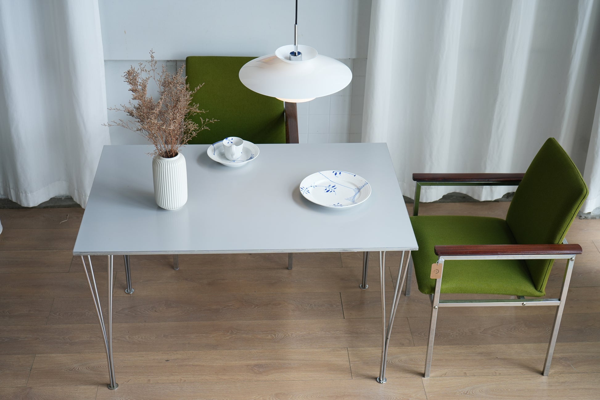 丹麥 Fritz Hansen 經典 淺灰色 矩形餐桌 OLDANMARK