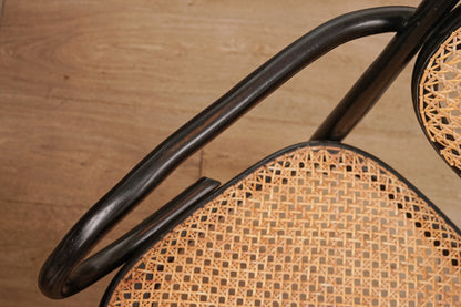 Thonet  經典 扶手藤編椅