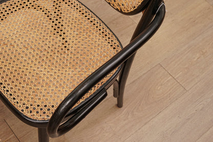 Thonet  經典 扶手藤編椅