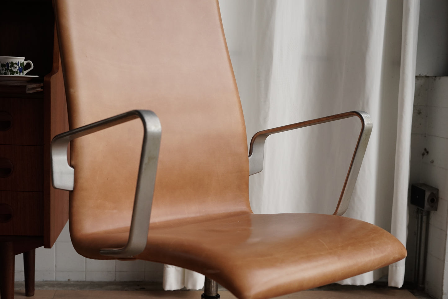 丹麥 Arne Jacobsen Oxford 高背旋轉椅