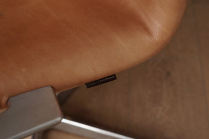 丹麥 Arne Jacobsen Oxford 高背旋轉椅