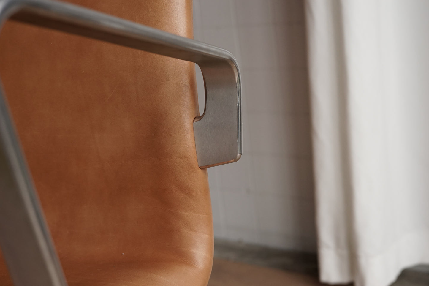 丹麥 Arne Jacobsen Oxford 高背旋轉椅