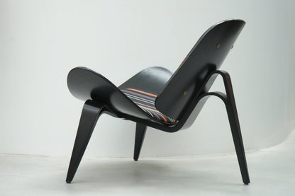 丹麥 Carl Hansen & Søn CH07 微笑椅 / 貝殼椅 (Paul Smith ✕ Maharam 100週年絕版聯名款) OLDANMARK