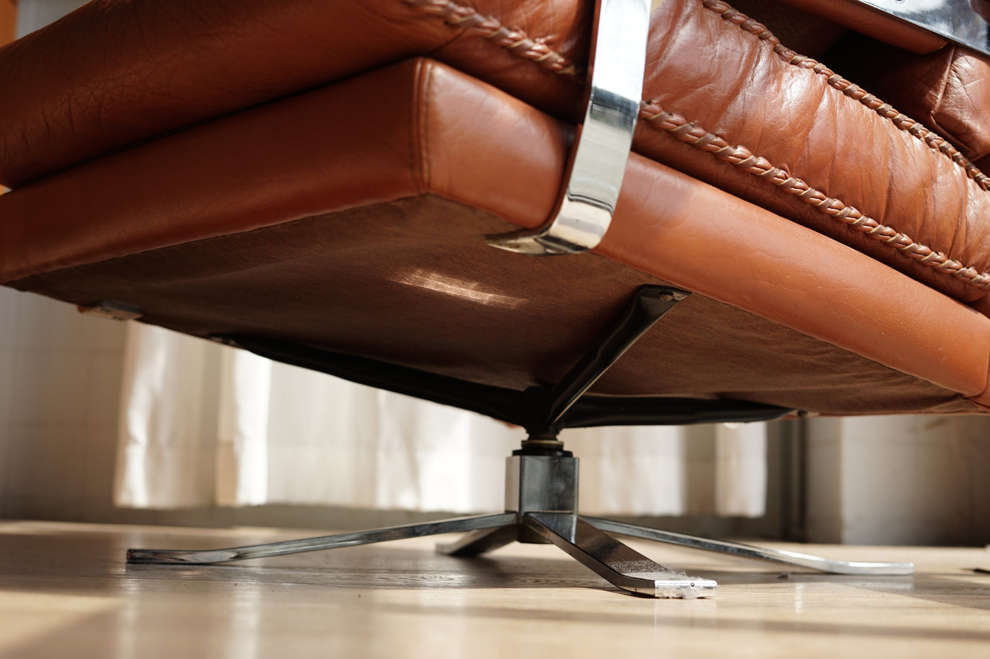 Arne Norell 旋轉 低背 淺棕 真皮 休閒椅