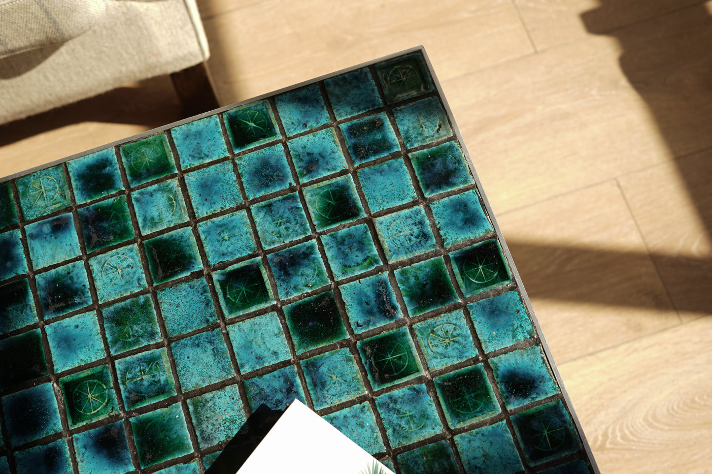 丹麥 湖水綠 磁磚 金屬 茶几