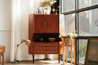 Gunni Omann 柚木 三抽 粉底 轉角櫃