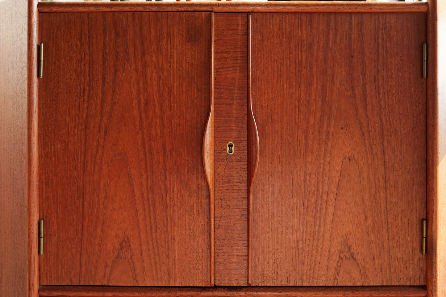 Gunni Omann 柚木 三抽 粉底 轉角櫃