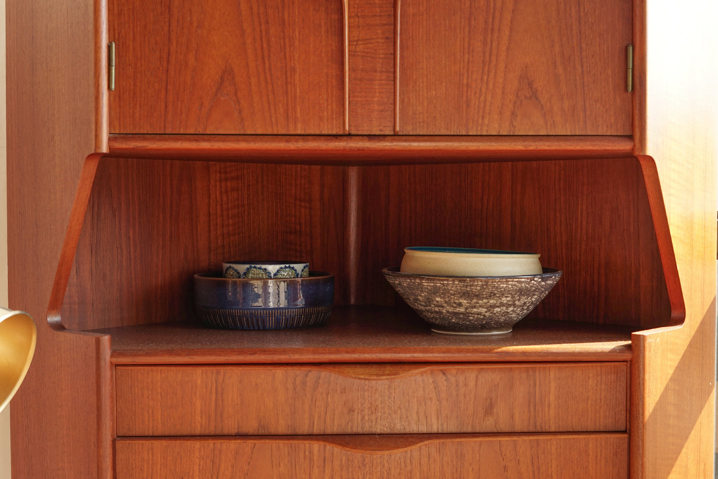 Gunni Omann 柚木 三抽 粉底 轉角櫃