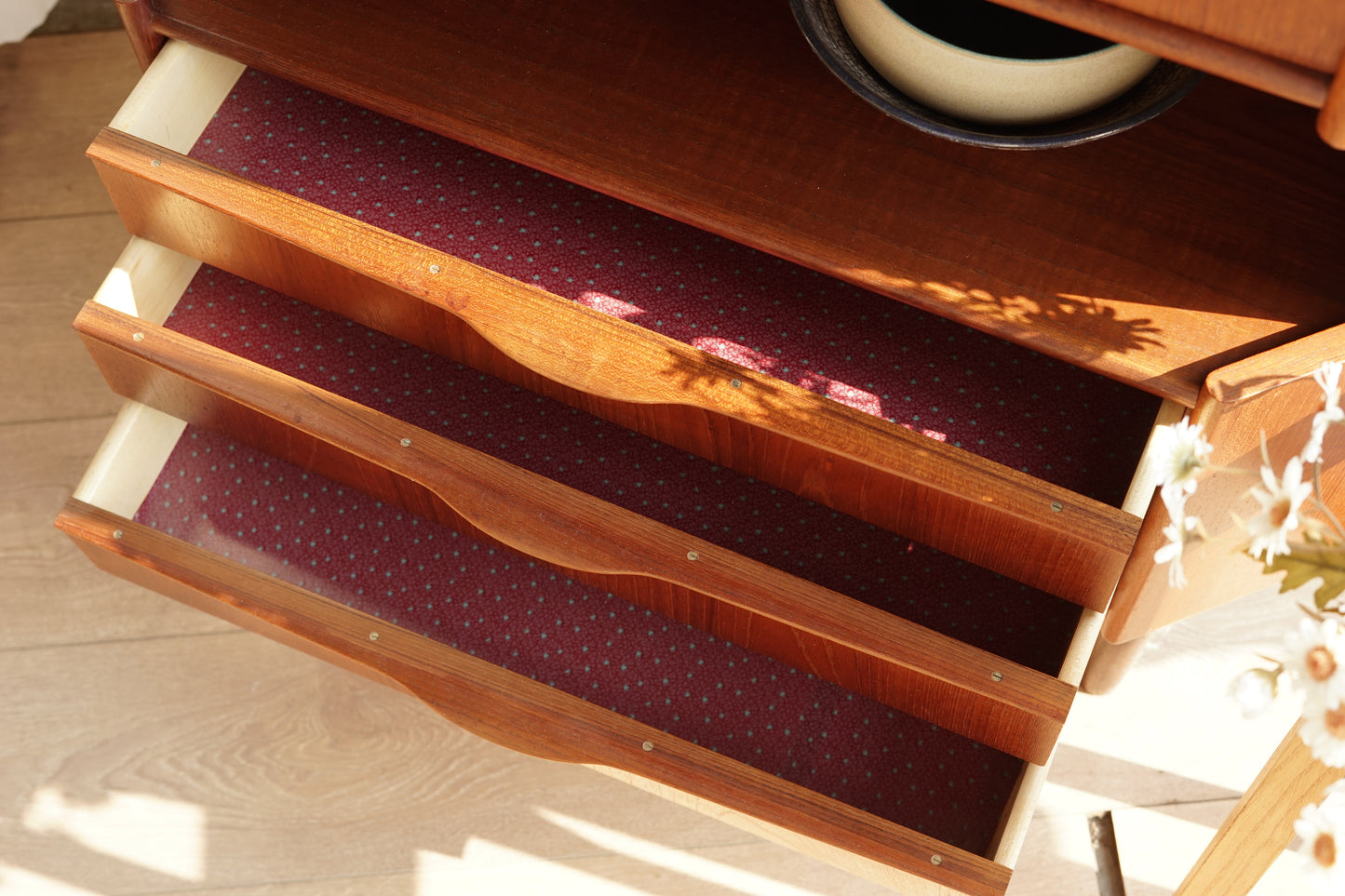 Gunni Omann 柚木 三抽 粉底 轉角櫃