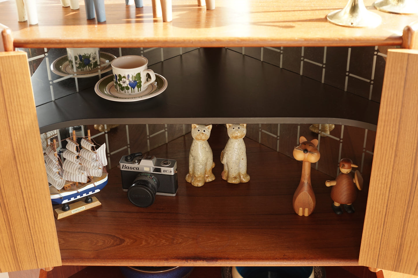 Gunni Omann 柚木 三抽 粉底 轉角櫃