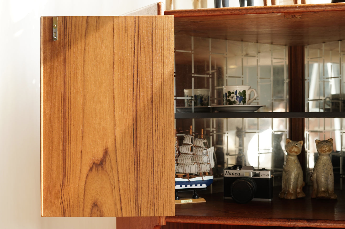 Gunni Omann 柚木 三抽 粉底 轉角櫃